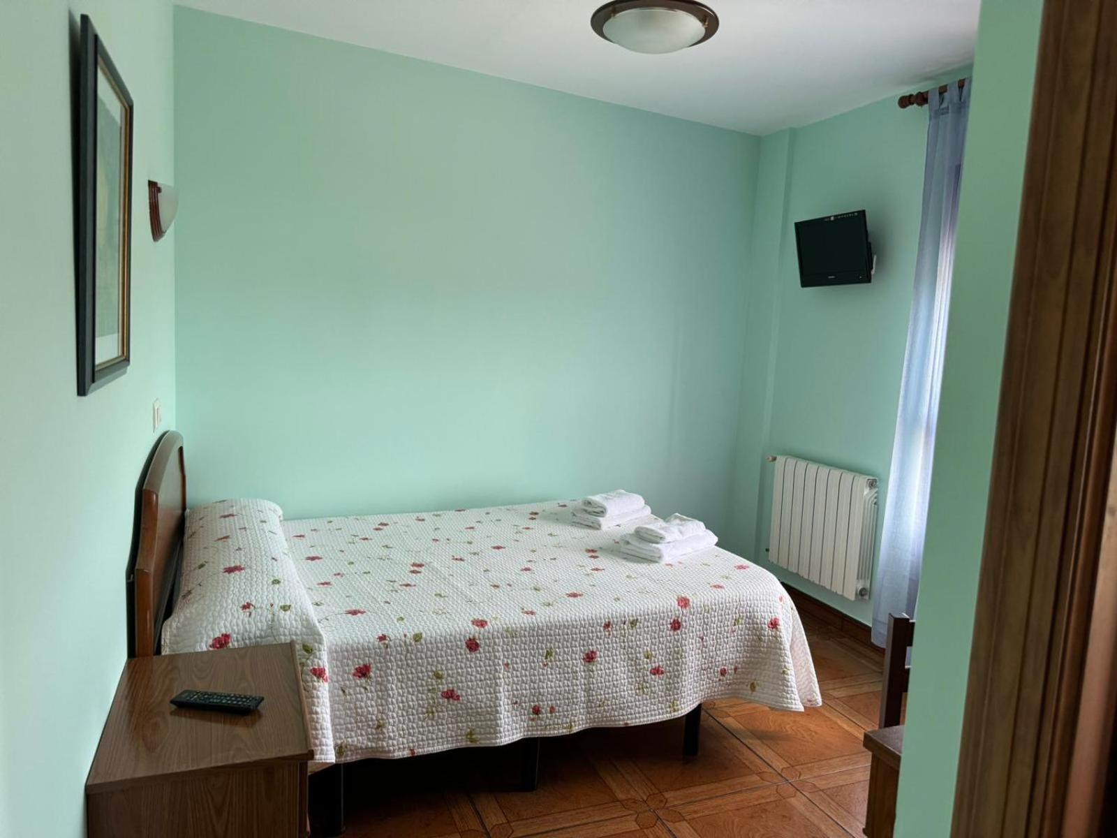El Castanu De Cue Hotel Kültér fotó